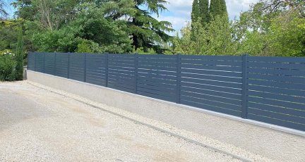clôture achille aluminium espacement 1cm