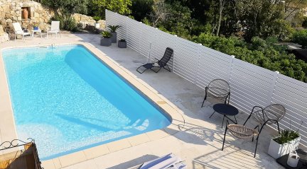 Clôture Achille espacement 10 mm avec piscine
