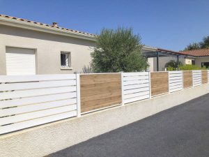Clôture PVC Achille avec intégration de modules imprimés Virtuose