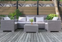 cloture-composite-ajouree-beige-impression-soleil-installee-sur-muret-aveiro