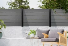 cloture-composite-ajouree-gris-sur-muret-olhao