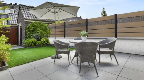 cloture-composite-brise-vue-beige-impression-hexagone-renovation-insert-barcelos