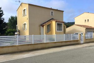 Clôture PVC Achille (5 cm d'espacement entre les lames)