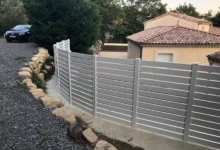 cloture-pvc-ajouree-blanc-avec-courbe-achille