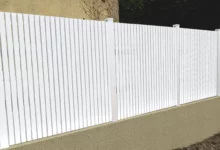 cloture-pvc-ajouree-blanc-sur-muret-ryo