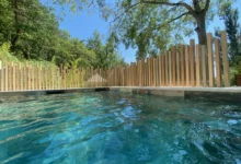 Clôture ajourée PVC bois cérusé - Pulsar