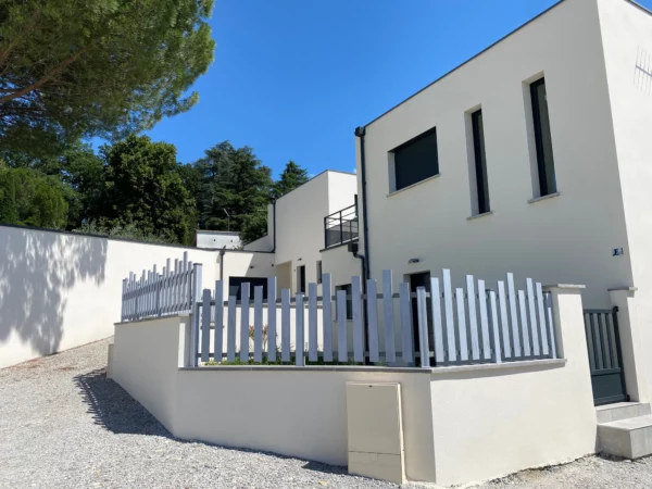 Clôture ajourée PVC Gris - Myrrha