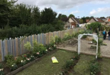 Clôture PVC ajourée Abysse en couleur patchwork