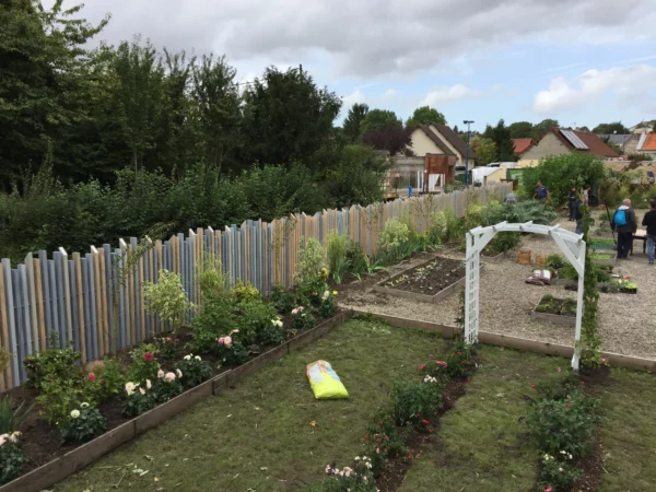 Clôture PVC ajourée Abysse en couleur patchwork