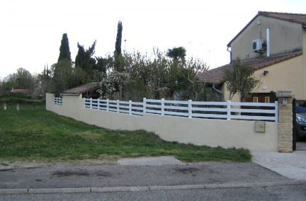 Clôture PVC blanc Ranch (10 cm d'espacement entre les lames)