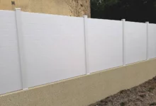 cloture-pvc-brise-vue-blanc-sur-muret-initiale