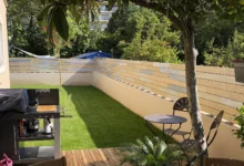 cloture-pvc-brise-vue-multicolore-sur-muret-chloris-pleine