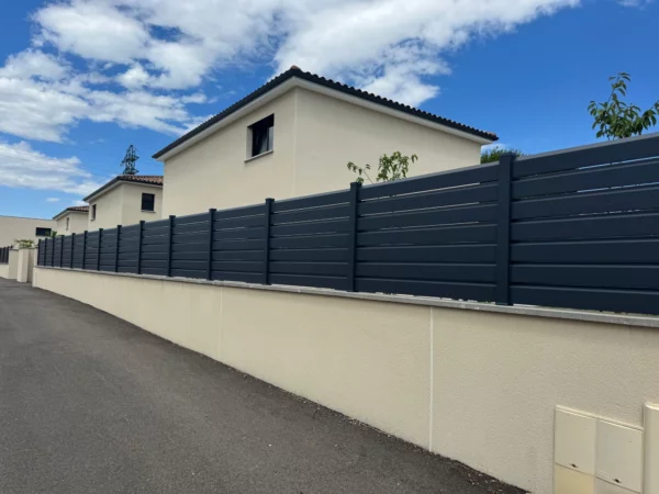 cloture-pvc-plaxe-magma