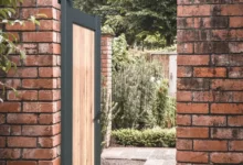 impression-bois-portillon-aluminium-brise-vue-virtuose