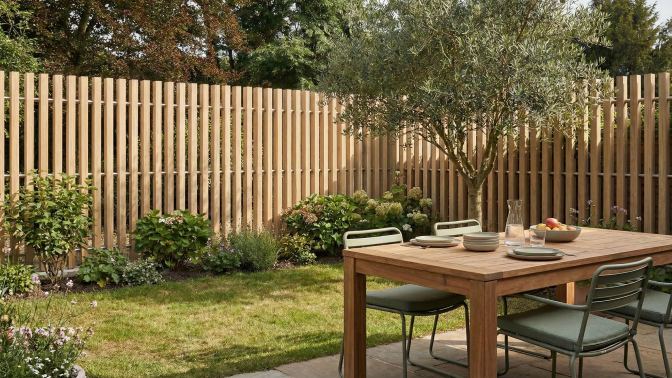 Clôture PVC ou composite : avantages, inconvénients et prix
