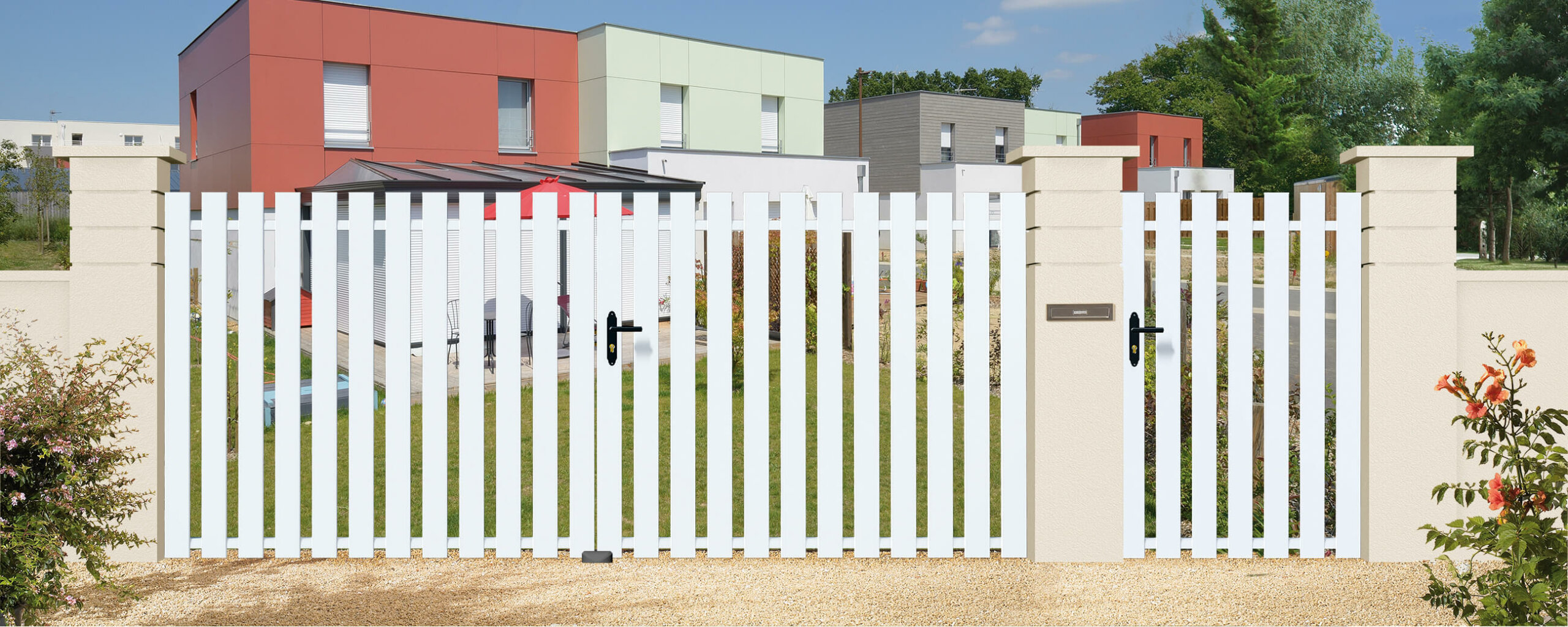 Pièces détachées portail PVC : trouver facilement les pièces compatibles